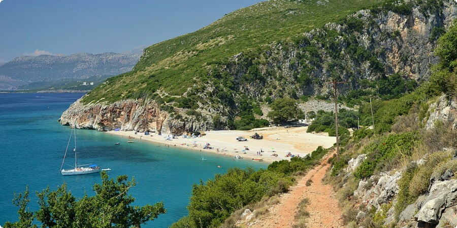 Z Wlory do Shengjin: skoki po plaży wzdłuż wybrzeża Adriatyku w Albanii