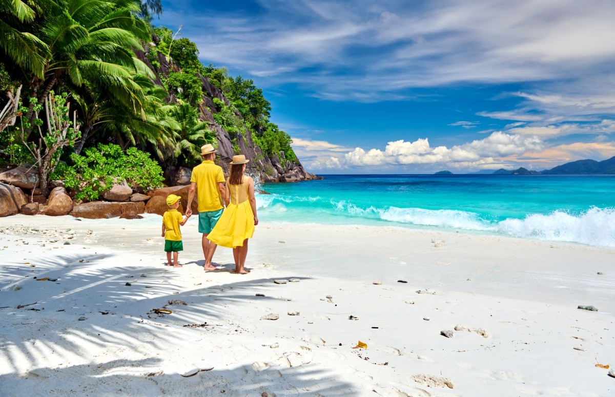 The Most Beautiful Beaches for Families with Children 🏖️