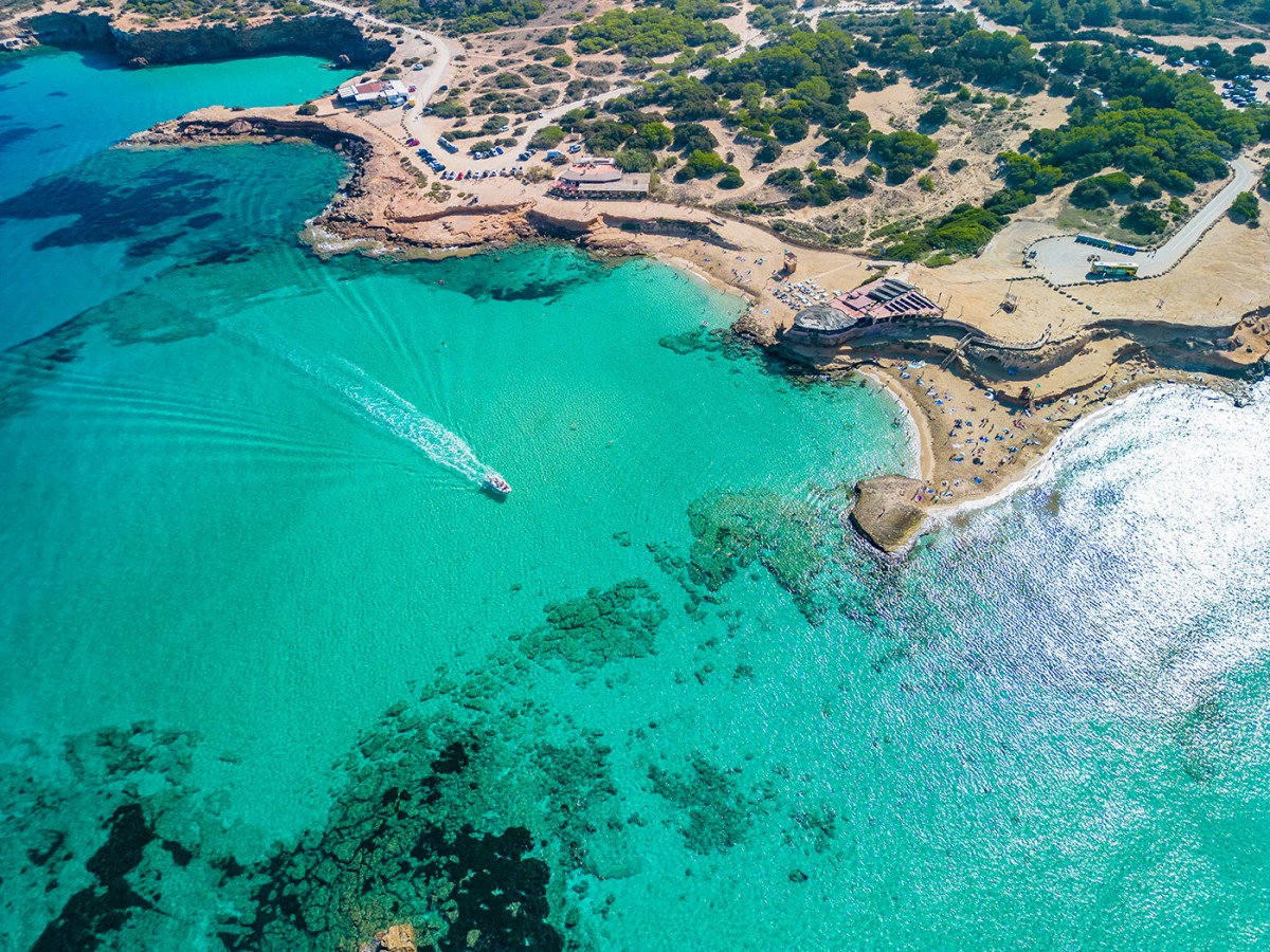Ibiza für Naturfreunde: Ruhige Strände und Küstenwege