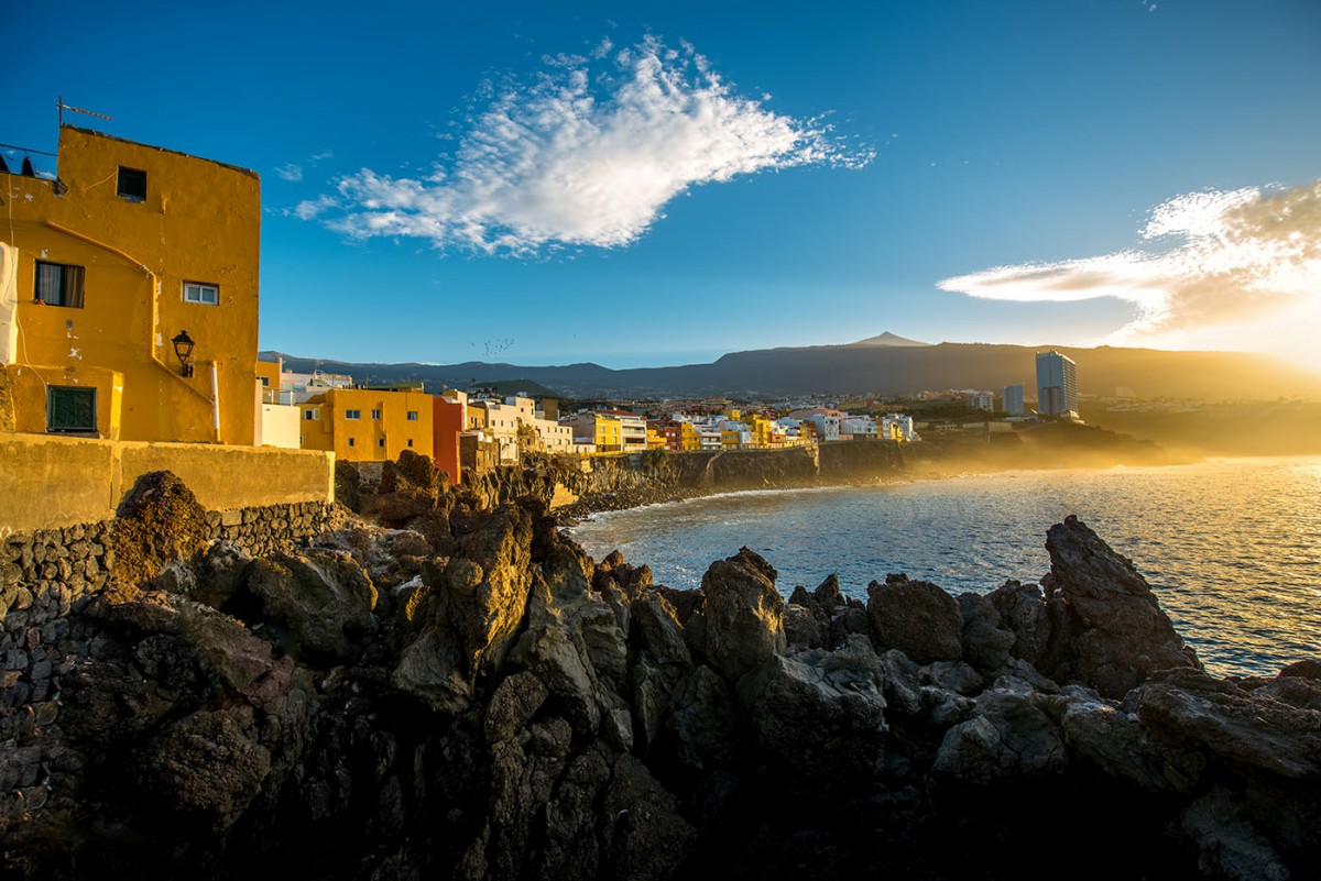 Strandleben auf Teneriffa: Sonne, Vulkane und schwarzer Sand