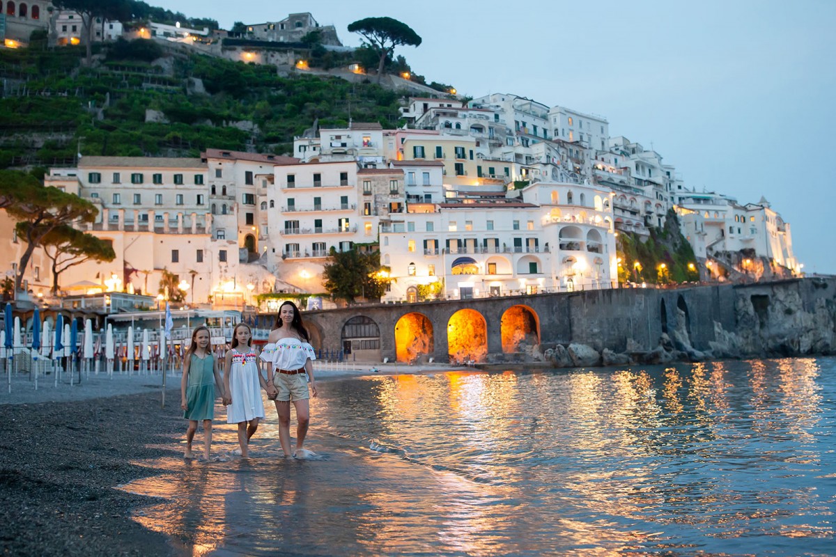 Amalfi Coast vs. Cinque Terre: Which One Should You Visit? Amalfi Coast vs. Cinque Terre: Which One Should You Visit?