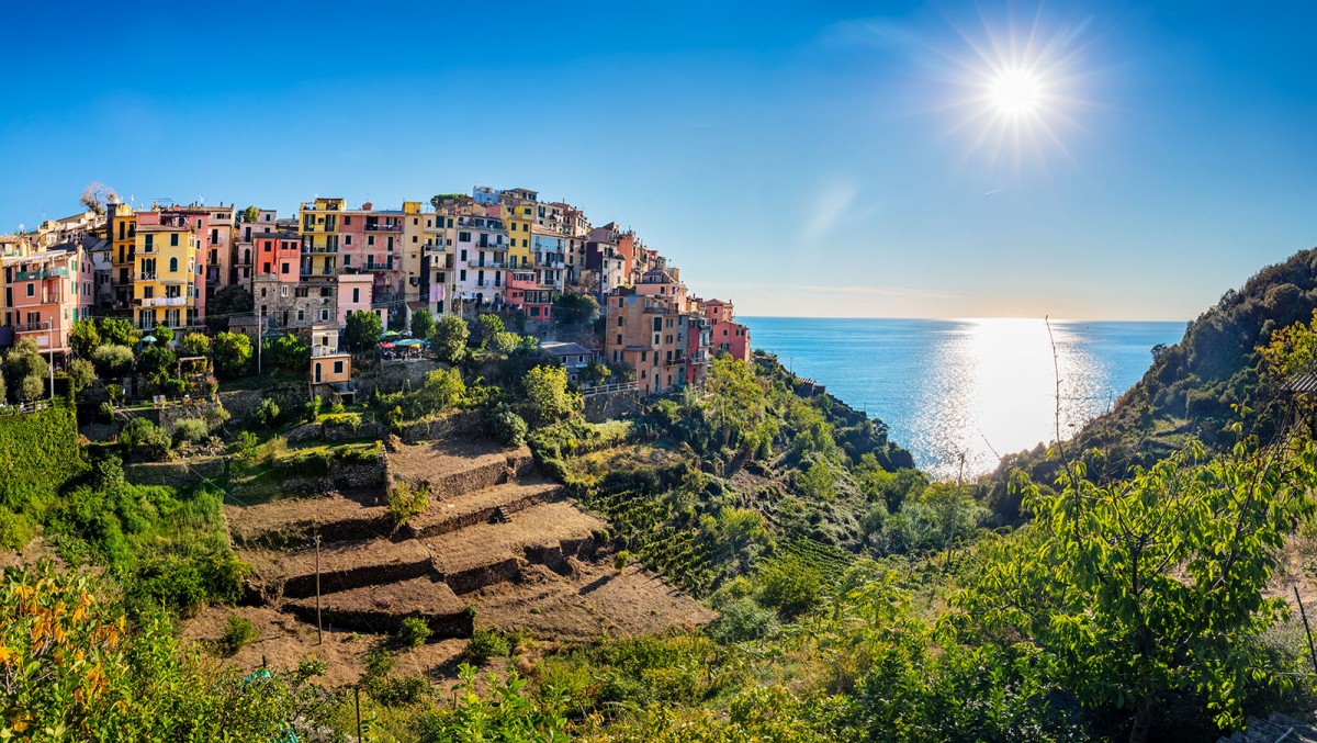Amalfi Coast vs. Cinque Terre: Which One Should You Visit? Amalfi Coast vs. Cinque Terre: Which One Should You Visit?