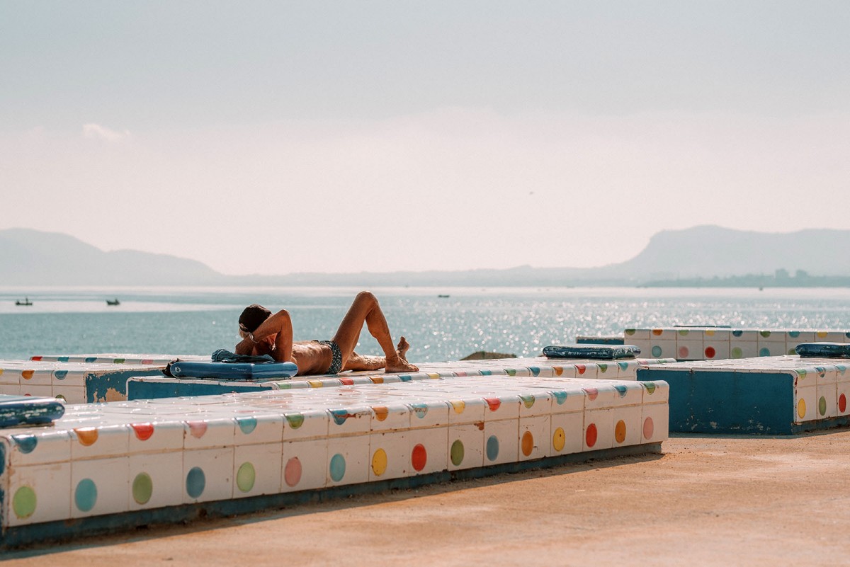 Best Coastal Towns for Work and Chill