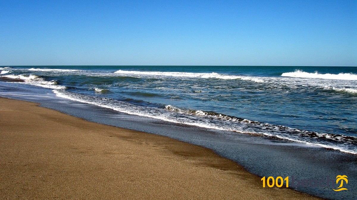 Аргентина моря и океаны. Буэнос Айрес океан. Карило Аргентина. Буэнос-Айрес Аргентина пляжи. Пляж Пинамар Аргентина.