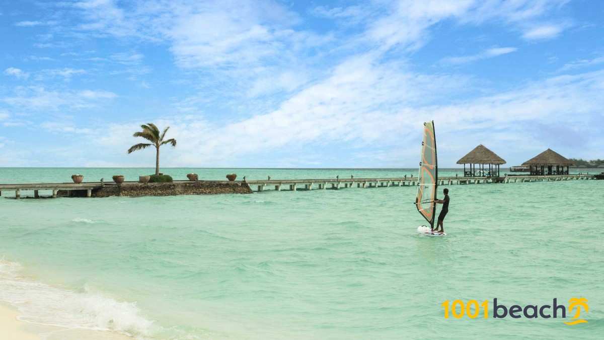 エンブドゥフィノール島 ビーチ Emboodhu Finolhu Island Beach