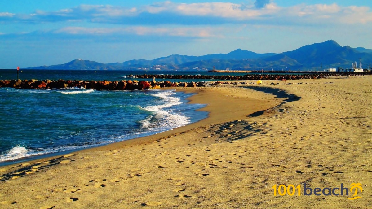 サンシプリアン ビーチ St Cyprien Beach